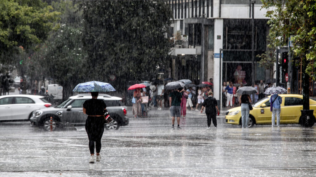 Συναγερμός σε όλη την Ελλάδα – Έκτακτη σύσκεψη για την κακοκαιρία