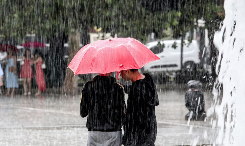 Καιρός: Ο «Ω εμποδιστής» έρχεται να αλλάξει τα πάντα – Πτώση θερμοκρασίας και φθινοπωρινό σκηνικό από τις 14 Οκτωβρίου