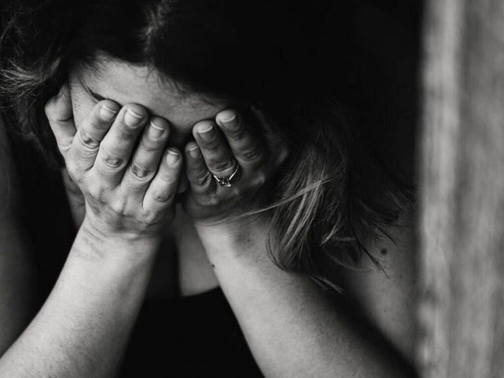 Φρίκη: Κακοποιούσε σεξουαλικά την κόρη την ανήλικη κόρη του και απειλούσε να κάψει τη σύζυγό του