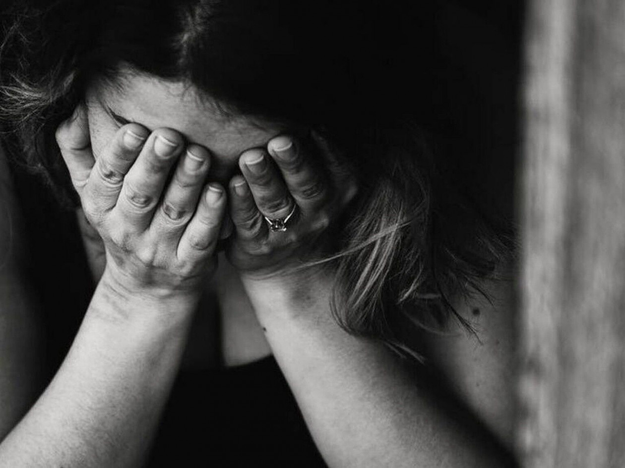 Φρίκη: Κακοποιούσε σεξουαλικά την κόρη την ανήλικη κόρη του και απειλούσε να κάψει τη σύζυγό του