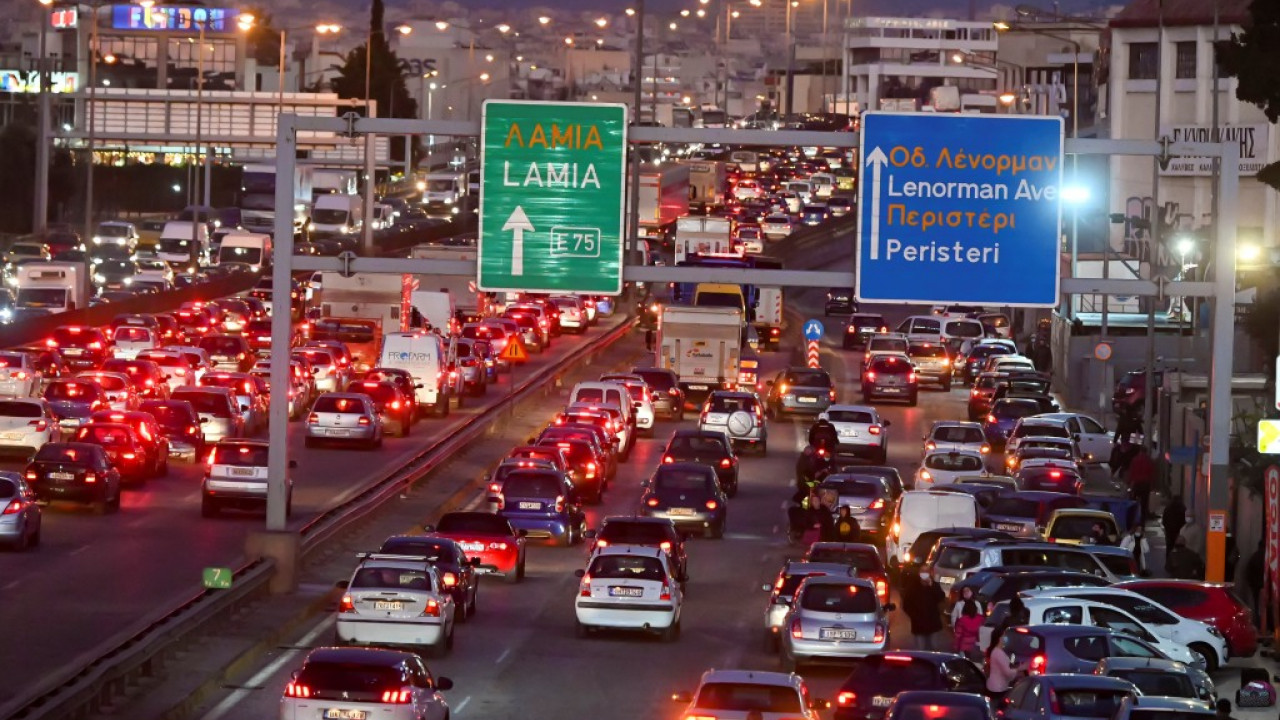 «Μαύρη» επιστροφή για τους εκδρομείς της 28ης Οκτωβρίου – Που έχει καθυστερήσεις