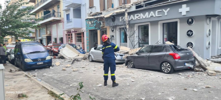 Έπεσε μπαλκόνι στο Λαύριο – Υπάρχουν μεγάλες καταστροφές και τραυματισμός
