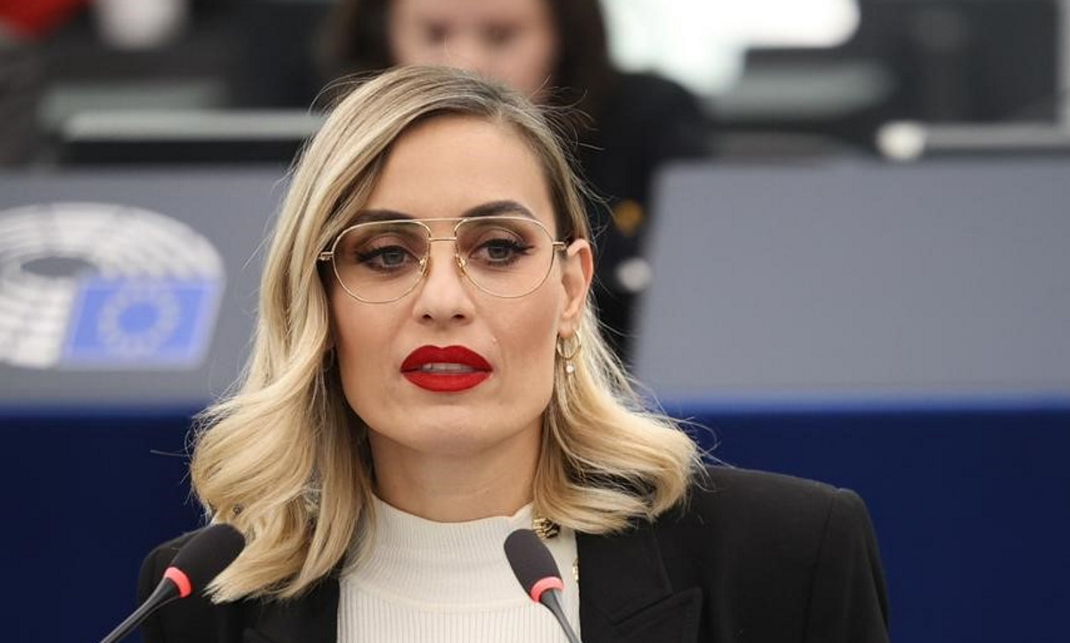 Ξέσπασε στο Ευρωπαϊκό Κοινοβούλιο η Ελεονώρα Μελέτη – «Εμείς τι κάνουμε;»