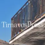Θλίψη στον Τύρναβο: 62χρονος βρέθηκε νεκρός στο μπαλκόνι του από τους γείτονες