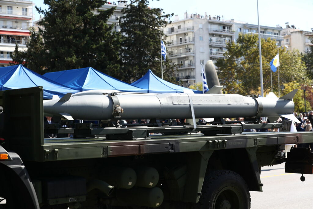 «Ασπίδα του Αχιλλέα»: τα νέα οπλικά συστήματα που έκλεψαν την παράσταση στην παρέλαση της Θεσσαλονίκης