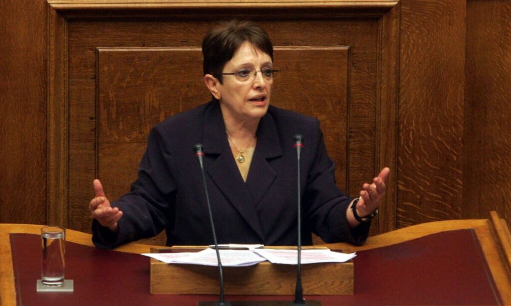 Στο νοσοκομείο η Αλέκα Παπαρήγα