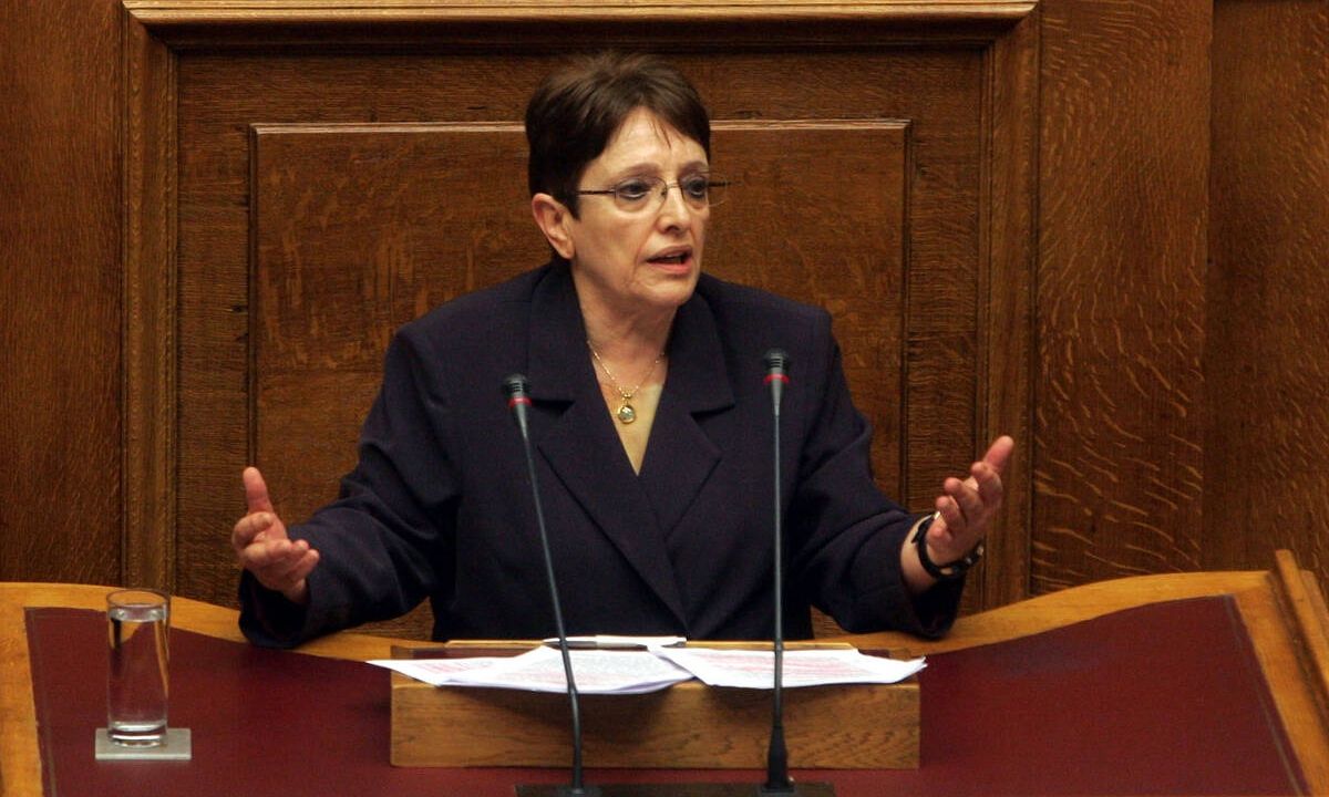 Στο νοσοκομείο η Αλέκα Παπαρήγα