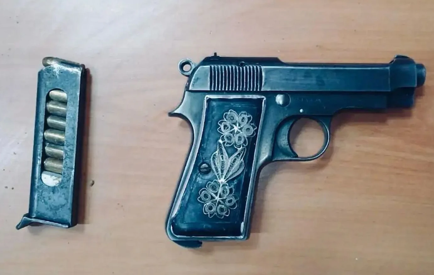 Αυτό είναι το πιστόλι που βρέθηκε θαμμένο στο προαύλιο των φυλακών Κορυδαλλού (pic)
