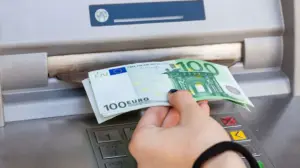 «Βρέχει» λεφτά από Δευτέρα 24/11 – Μπαίνουν 2.7 δισ. ευρώ σε 5.5 εκ. δικαιούχους