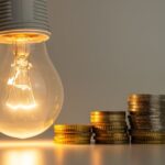 Ρεύμα: Νέες χρεώσεις από 1η Νοεμβρίου – Οι ώρες που συμφέρει για πλυντήριο, θερμοσίφωνα και φόρτιση οχημάτων