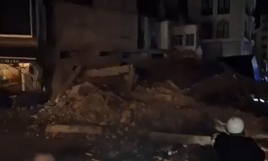 Σεισμός στην Τουρκία: Έπεσαν κτίρια και δεν υπάρχει ρεύμα – Δείτε συγκλονιστικά βίντεο