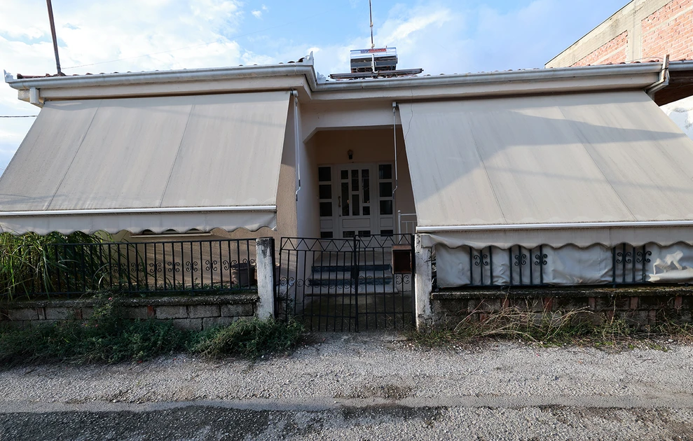 Φρίκη στα Τρίκαλα: «Με εξέθετε στην κοινωνία», είπε ο 18χρονος που στραγγάλισε τη μητέρα του