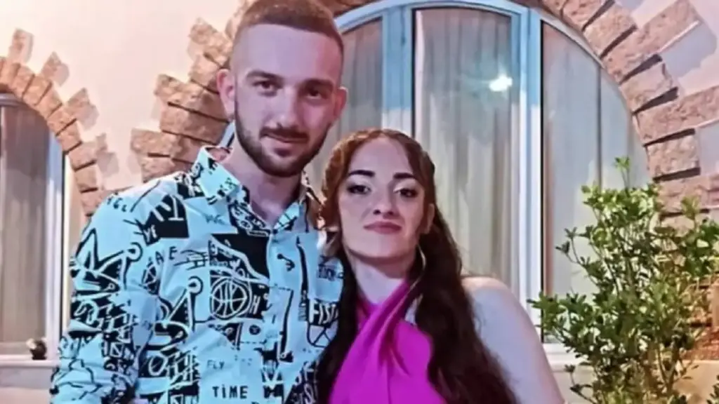 «Ραγίζει» καρδιές στο Αγρίνιο: Η μητέρα των δύο παιδιών μετά το θανατηφόρο τροχαίο — «Ο φονιάς είναι έξω»