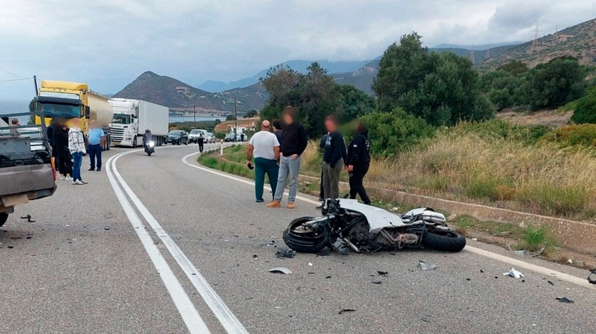 Τροχαίο με αγροτικό και δύο μηχανές: Νεκρός ο 21χρονος – Χαροπαλεύει 37χρονος
