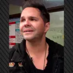 Συγκλονισμένος ο Γιώργος Τσαλίκης επιστρέφει στο πρώτο του σπίτι και ξεσπά σε κλάματα