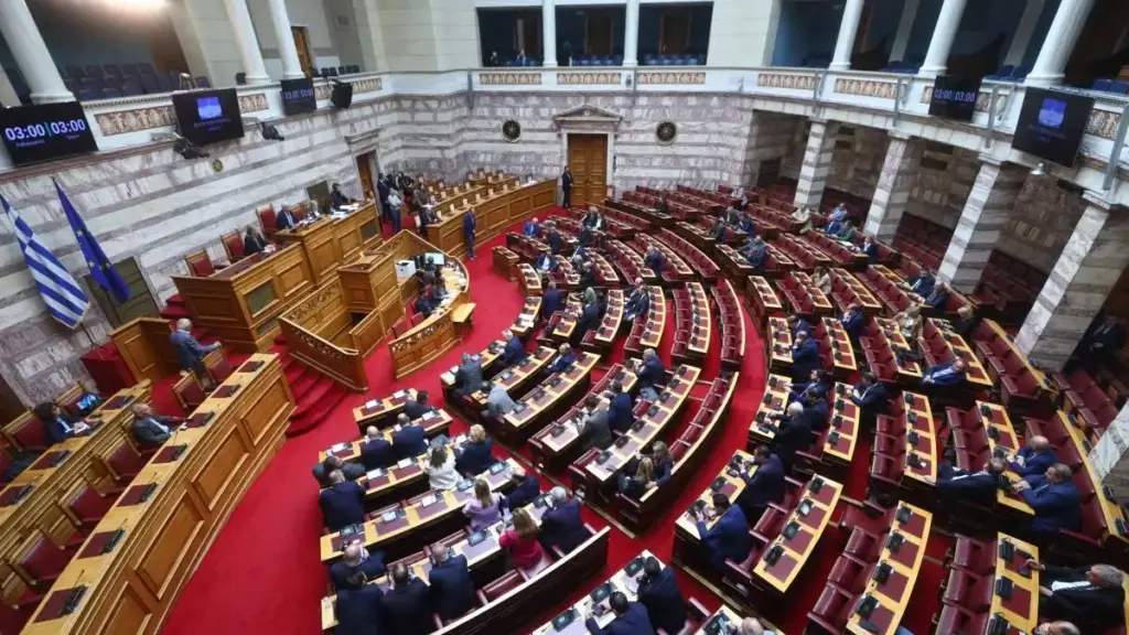 Βουλή: Με 243 «Ναι» εγκρίθηκε η 4η φρεγάτα Belharra – Ποιοι καταψήφισαν