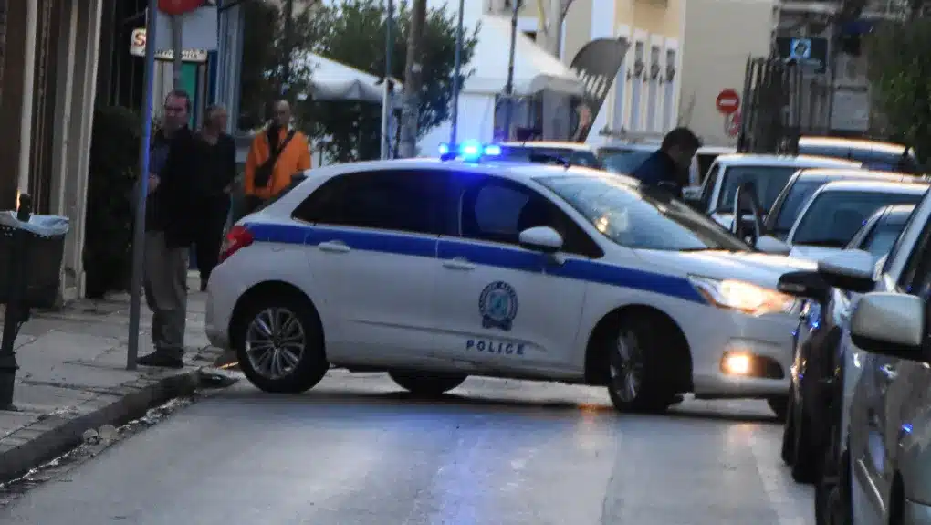 Σοκ στα Τρίκαλα: 18χρονος έπνιξε τη μητέρα του με πετσέτα