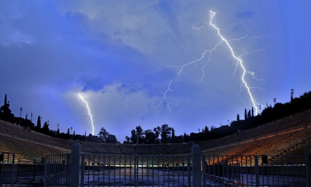 Σαρώνει την Αττική η Adel – Τι έρχεται τις επόμενες ώρες