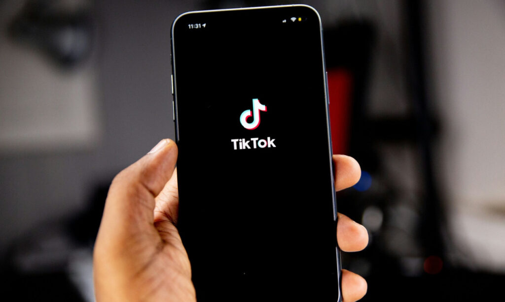Πώς μια τάση στο TikTok γίνεται επικίνδυνη ψευδοεπιστήμη