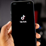Πώς μια τάση στο TikTok γίνεται επικίνδυνη ψευδοεπιστήμη