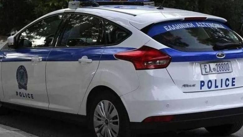 Συναγερμός! Άνδρας απειλεί να πέσει από γέφυρα