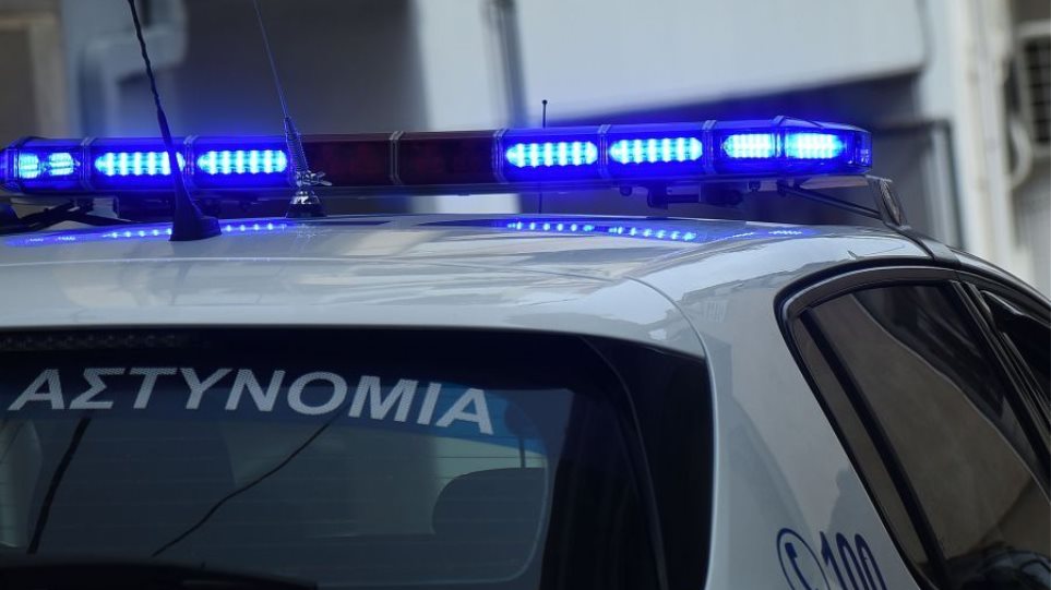 Μαθητής εντοπίστηκε με μπαλτά στο 1ο ΕΠΑΛ Πετρούπολης