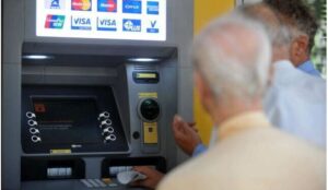 Συντάξεις Δεκεμβρίου 2025: Ποιοι συνταξιούχοι θα πληρωθούν διπλά