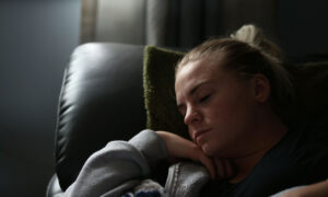 Υποφέρετε από αϋπνία; Το στρατιωτικό κόλπο για να κοιμηθείτε σε 2 λεπτά