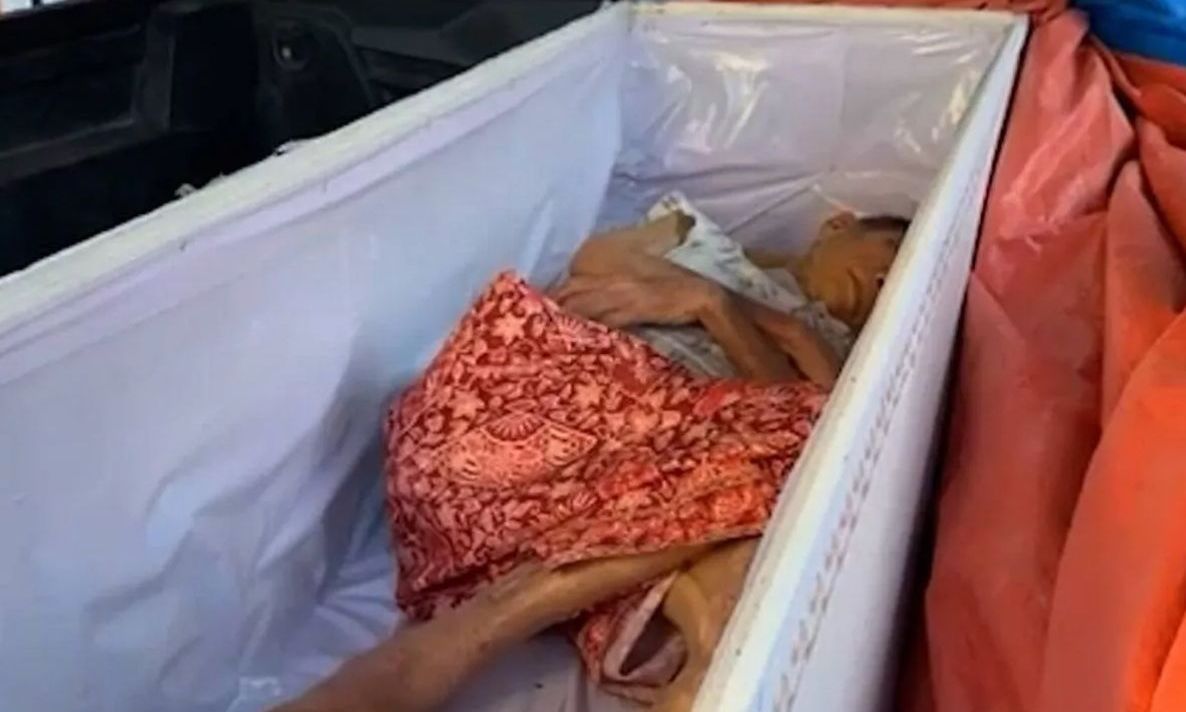 Χαμός σε κηδεία: Η νεκρή χτύπησε το φέρετρο για να βγει!