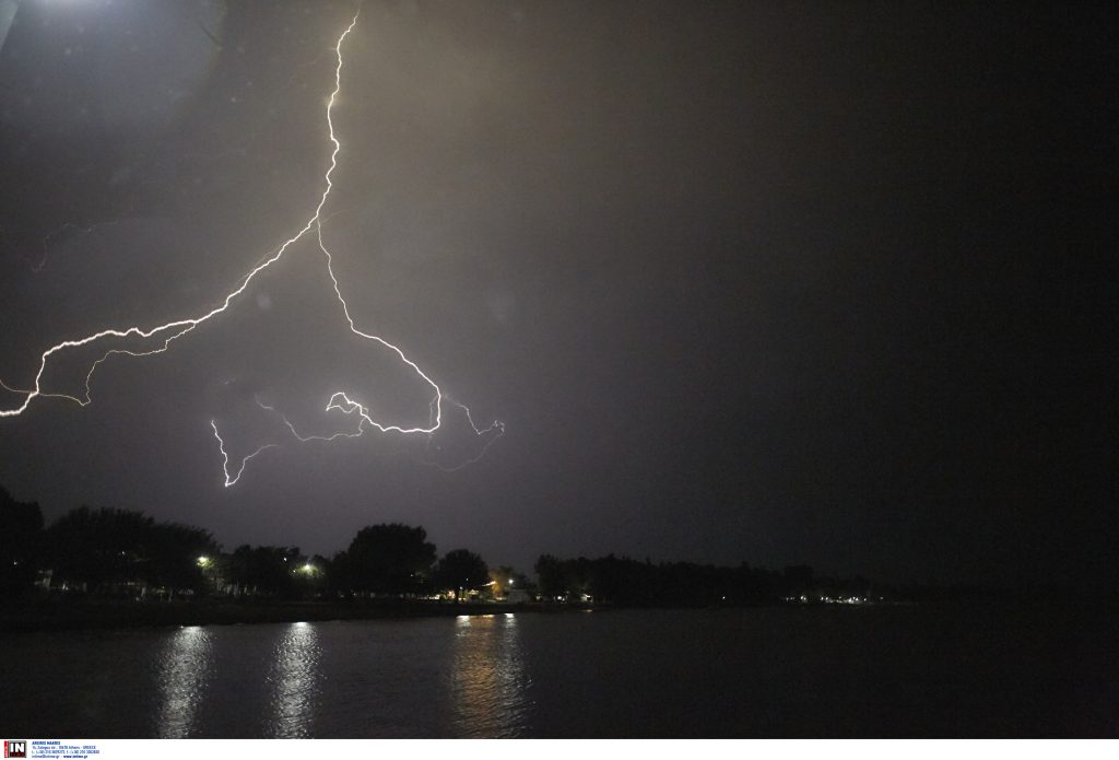 Ο καιρός… τα γυρίζει όλα: Από καλοκαίρι σε χειμώνα μέσα σε λίγες μέρες!