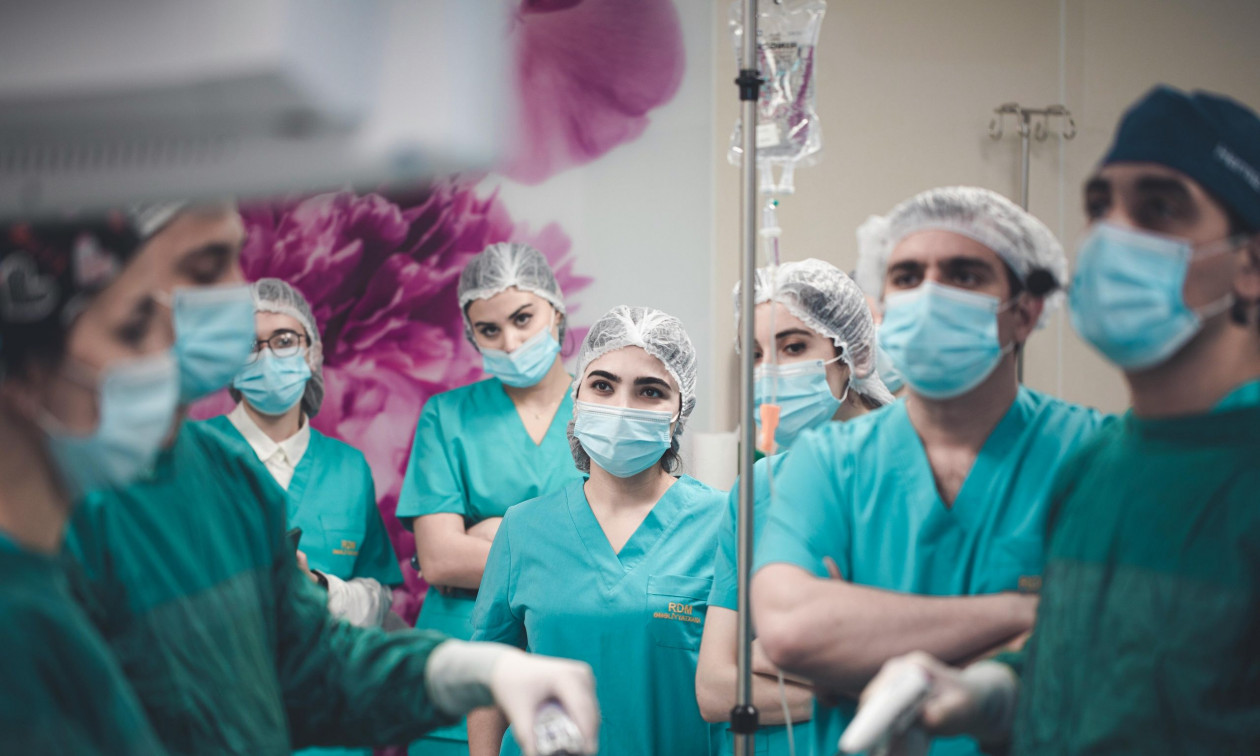 Γιατί οι χειρουργοί φορούν πράσινο και μπλε