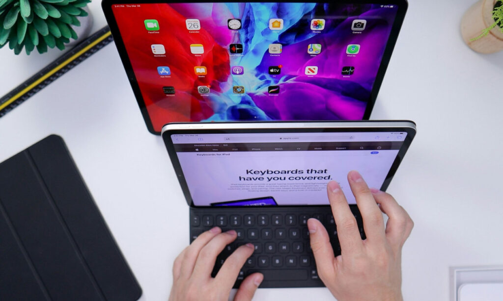 Πόσο χρόνο της ζωής μας περνάμε μπροστά σε οθόνες;