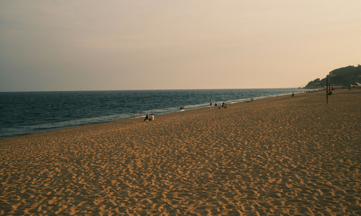 Ανησυχητική πρόβλεψη: Οι μισές παραλίες της Γης θα έχουν εξαφανιστεί μέχρι το τέλος του αιώνα