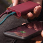 ΣΟΚ! Άνδρας τυλίχθηκε στις φλόγες – Εξερράγη το power bank στην τσέπη του