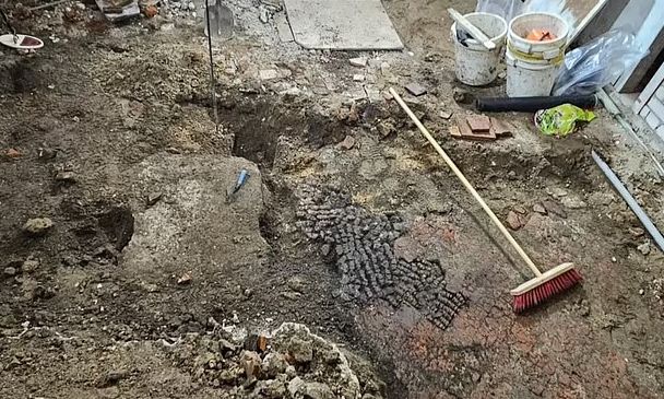 Το μακάβριο μυστικό στον δρόμο με τα Κόκκινα Φανάρια