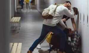 Σοκ! Άγριος ξυλοδαρμός 16χρονου στη Λάρισα