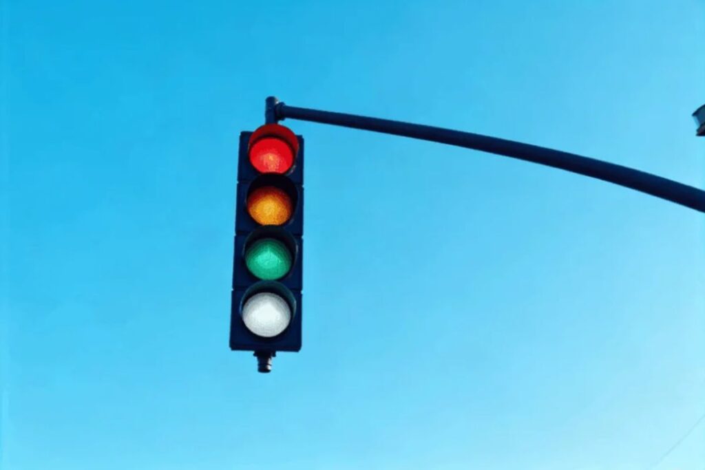 Νέο χρώμα: Λευκό φανάρι φέρνει την επανάσταση στις διασταυρώσεις