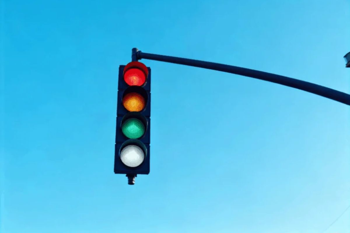 Νέο χρώμα: Λευκό φανάρι φέρνει την επανάσταση στις διασταυρώσεις