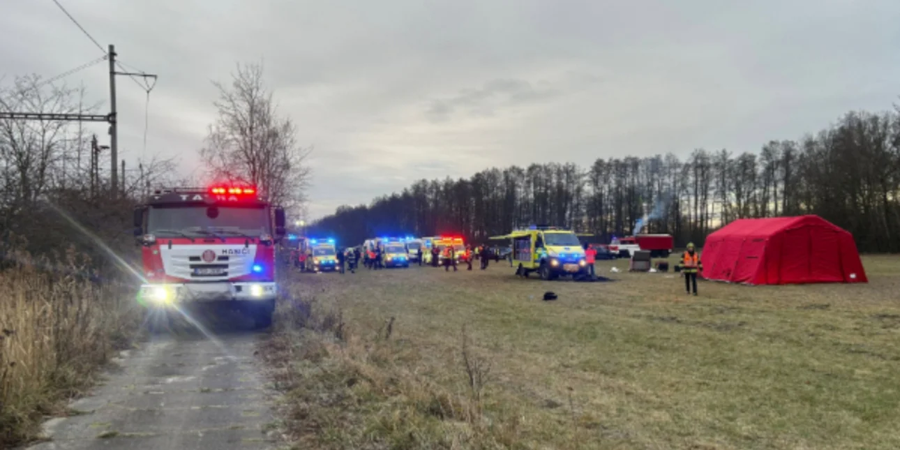 Σύγκρουση τρένων στην Τσεχία: Πάνω από 40 τραυματίες – Υπόνοιες ότι παραβιάστηκε σηματοδότης