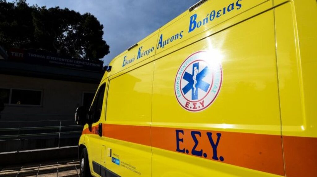 Τραγωδία: Κατέρρευσε και πέθανε ενώ έπαιζε ρακέτες