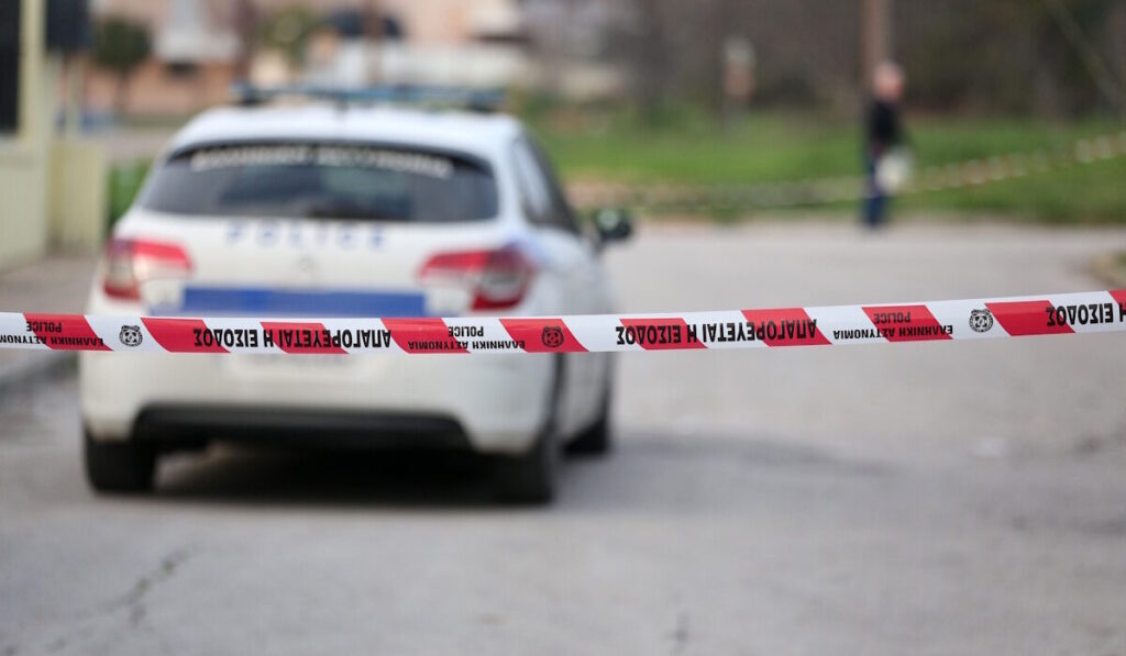 Οικογενειακή τραγωδία στη Ραφήνα: Μητέρα και γιος ήταν νεκροί στο σπίτι για μέρες