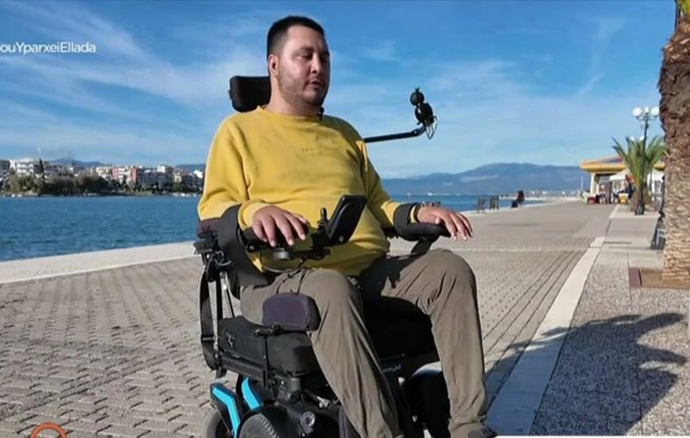 Συγκλονίζει ο Γιάννης που βούτηξε για τον Σταυρό και έμεινε παράλυτος