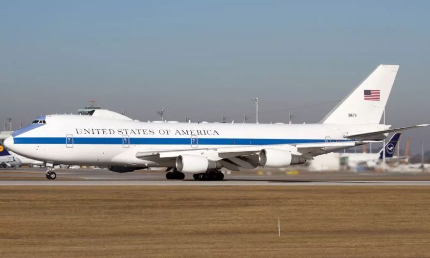 Αν δείτε αυτό το αεροπλάνο να πετάει σημαίνει πως έχετε 5 λεπτά ζωής ακόμα