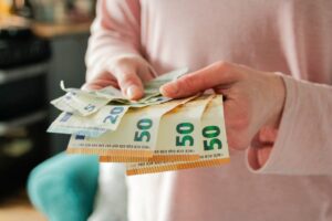 Χάνεται το επίδομα 250 ευρώ για χιλιάδες – Αυτοί δεν θα δουν ούτε ένα ευρώ στην τράπεζα