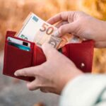 Αυξημένο Δώρο Χριστουγέννων για ανέργους 2025 – Ποιοι θα το πάρουν και πόσα χρήματα θα λάβουν