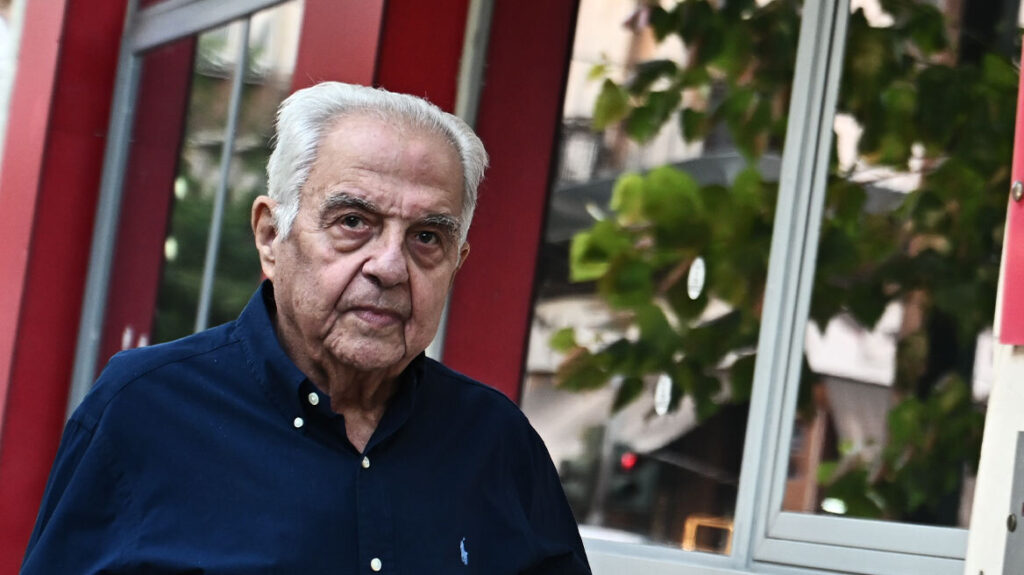 Πέθανε ο Αλέκος Φλαμπουράρης