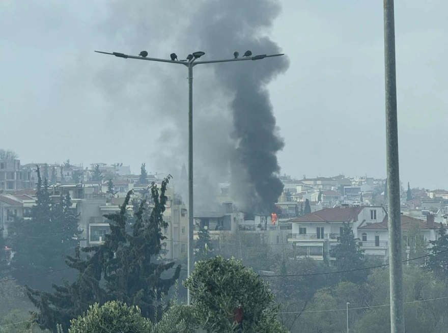 Φωτιά σε διαμέρισμα στη Θεσσαλονίκη