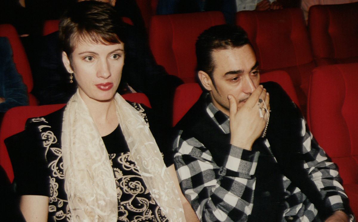 Θρήνος για τον Νότη Σφακιανάκη – Έφυγε από τη ζωή η σύζυγός του, Κίλι: «Ήξερα ότι είχε πάρκινσον, αλλά δεν έφυγε από αυτό…»