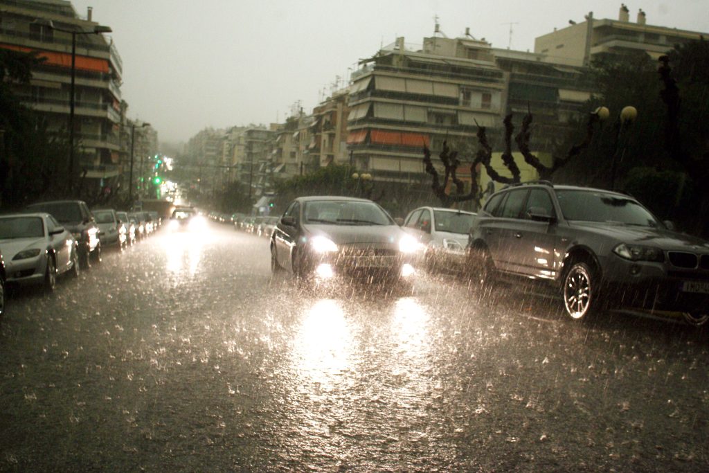 Κακοκαιρία Adel: Ισχυρές βροχές και καταιγίδες σε όλη τη χώρα – Επικαιροποιήθηκε το έκτακτο δελτίο