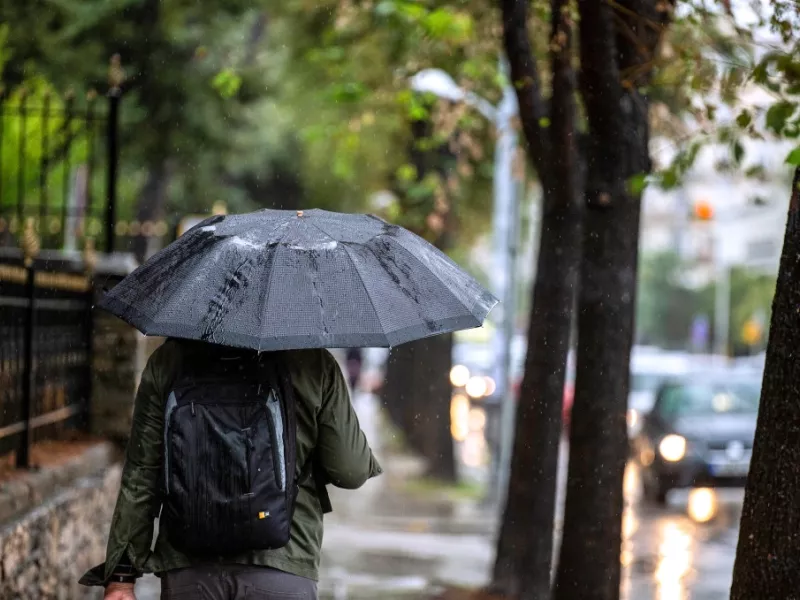 Καιρός: Νέο κύμα κακοκαιρίας έρχεται το Σαββατοκύριακο – Πού θα βρέξει σήμερα